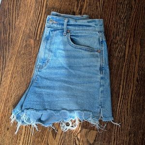 American Eagle Light Wash Highest-Rise 90’s Boyfriend Short
